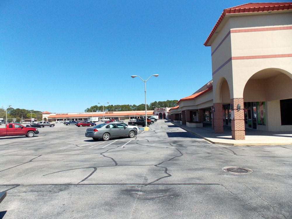 Panama Plaza: 1350 W 15th St, Panama City, FL 32401
